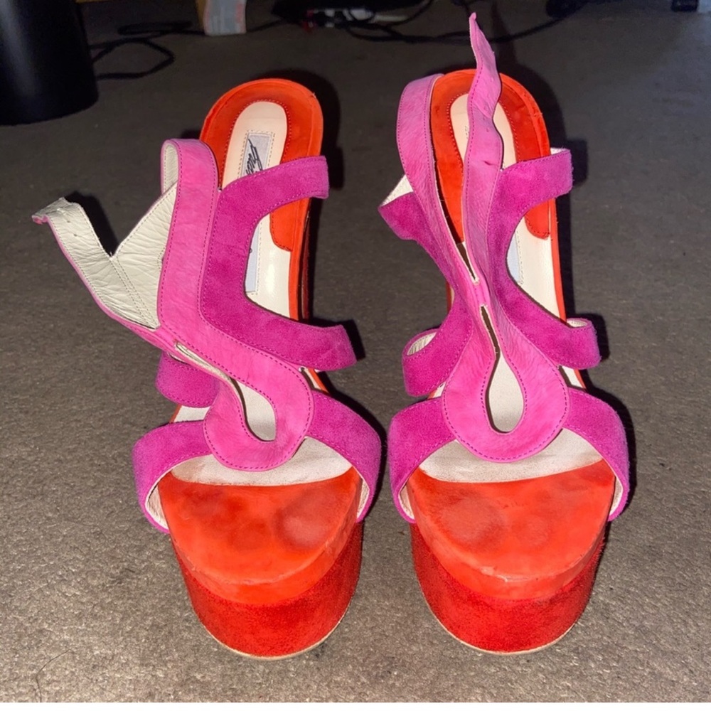 Rare Daria, Brian Atwood red pink orange platform sandals 37.5 fits 6.5